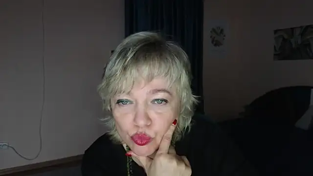 Snapshot of Rosette_Pricky chatting on November 8, 2025, 2:28 pm Rosette Pricky online show from November 8, 2025, 2:28 pm