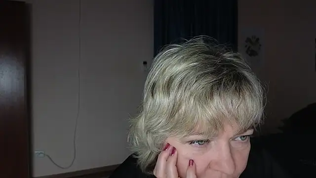 Snapshot of Rosette_Pricky chatting on November 15, 2025, 2:35 pm Rosette Pricky online show from November 15, 2025, 2:35 pm