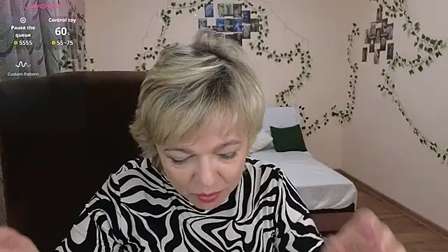 Snapshot of Rosette_Pricky chatting on November 21, 2025, 3:00 pm Rosette Pricky online show from November 21, 2025, 3:00 pm