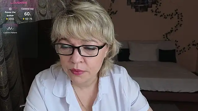 Snapshot of Rosette_Pricky chatting on November 28, 2025, 1:14 pm Rosette Pricky online show from November 28, 2025, 1:14 pm