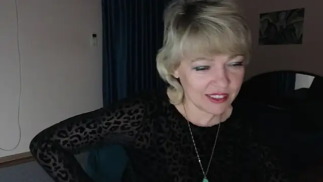 Snapshot of Rosette_Pricky chatting on December 3, 2025, 2:15 pm Rosette Pricky online show from December 3, 2025, 2:15 pm