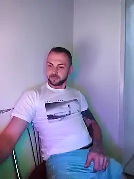 papichulo0099 online show from March 8, 2026, 4:16 am