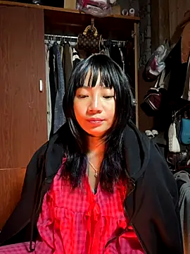 AAANINE22 online show from October 19, 2025, 2:18 pm