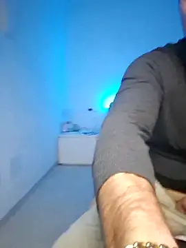 mrlyuis online show from January 5, 2026, 5:27 pm