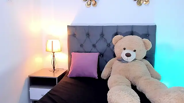 SagiraBelle online show from December 17, 2025, 5:19 pm