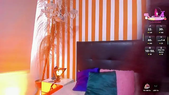 Snapshot of LunaToledo chatting on October 21, 2025, 12:39 pm LunaToledo online show from October 21, 2025, 12:39 pm