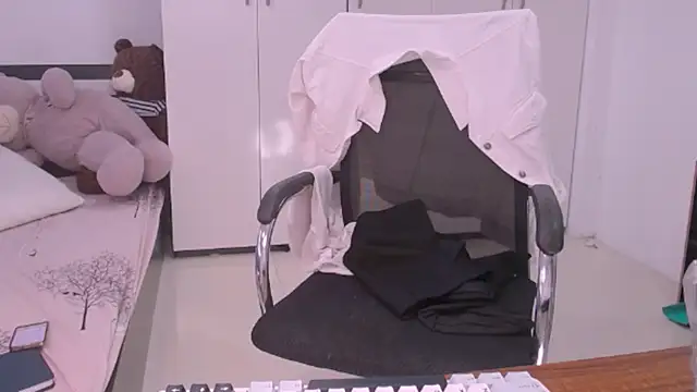 Snapshot of bunny_b4nny chatting on October 10, 2025, 6:34 am bunny b4nny online show from October 10, 2025, 6:34 am