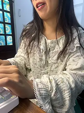 Snapshot of bunny_b4nny chatting on November 28, 2025, 6:16 am bunny b4nny online show from November 28, 2025, 6:16 am