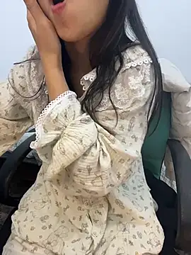 Snapshot of bunny_b4nny chatting on December 4, 2025, 2:59 pm bunny b4nny online show from December 4, 2025, 2:59 pm