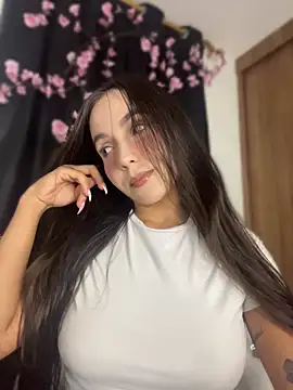Scarlett05 online show from May 19, 2026, 1:56 am