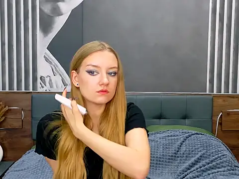 DarcyWilsy online show from November 12, 2025, 4:51 pm