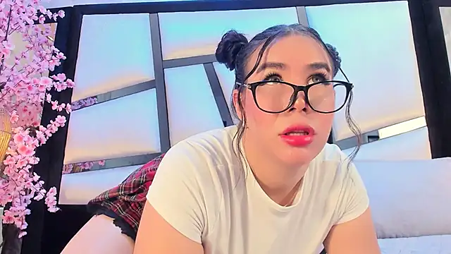 Snapshot of TessaCooper1 chatting on August 1, 2026, 9:03 pm TessaCooper1 online show from August 1, 2026, 9:03 pm