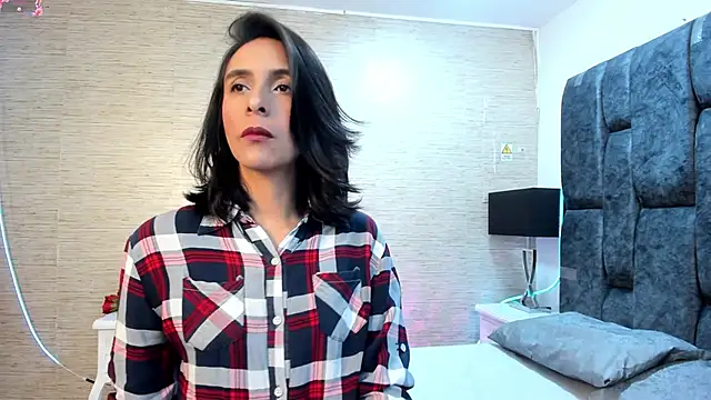 Snapshot of MiaAmore_ chatting on November 15, 2025, 8:38 pm MiaAmore online show from November 15, 2025, 8:38 pm