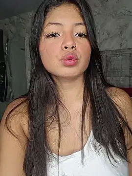 ashleythompson2025 online show from January 12, 2026, 12:54 pm