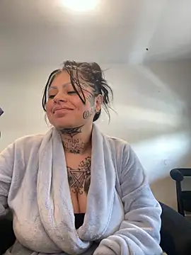 Snapshot of chicanachic13 chatting on September 21, 2025, 10:33 pm chicanachic13 online show from September 21, 2025, 10:33 pm