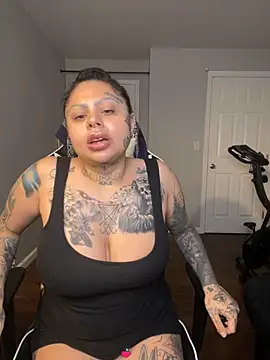 Snapshot of chicanachic13 chatting on October 3, 2025, 6:54 am chicanachic13 online show from October 3, 2025, 6:54 am