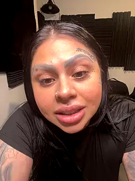 Snapshot of chicanachic13 chatting on October 15, 2025, 5:29 am chicanachic13 online show from October 15, 2025, 5:29 am