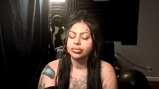 Snapshot of chicanachic13 chatting on October 30, 2025, 6:26 am chicanachic13 online show from October 30, 2025, 6:26 am