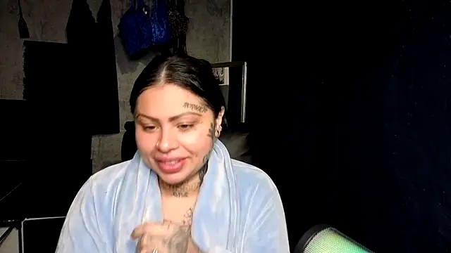 Snapshot of chicanachic13 chatting on November 23, 2025, 2:44 am chicanachic13 online show from November 23, 2025, 2:44 am