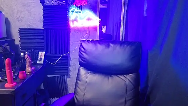 Snapshot of chicanachic13 chatting on December 14, 2025, 11:09 pm chicanachic13 online show from December 14, 2025, 11:09 pm