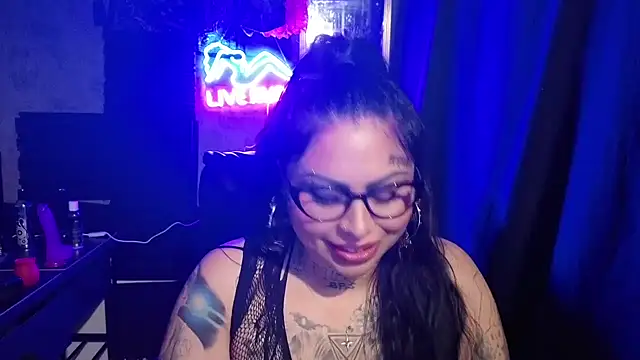 Snapshot of chicanachic13 chatting on December 20, 2025, 2:51 am chicanachic13 online show from December 20, 2025, 2:51 am