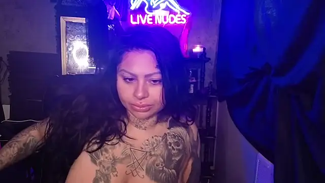 Snapshot of chicanachic13 chatting on February 15, 2026, 10:17 pm chicanachic13 online show from February 15, 2026, 10:17 pm
