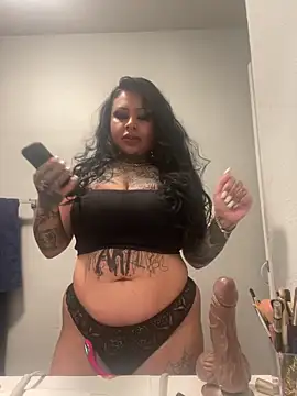 Snapshot of chicanachic13 chatting on April 4, 2026, 2:54 am chicanachic13 online show from April 4, 2026, 2:54 am