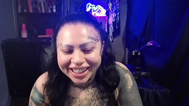 Snapshot of chicanachic13 chatting on April 4, 2026, 4:04 pm chicanachic13 online show from April 4, 2026, 4:04 pm