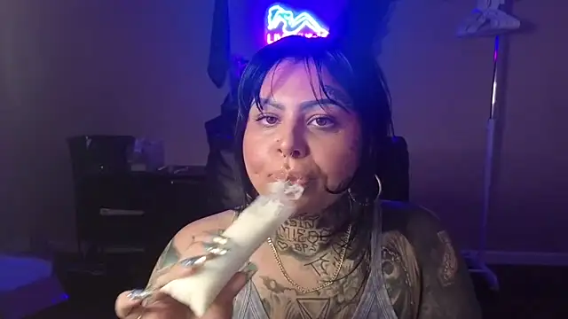 Snapshot of chicanachic13 chatting on May 3, 2026, 10:27 pm chicanachic13 online show from May 3, 2026, 10:27 pm
