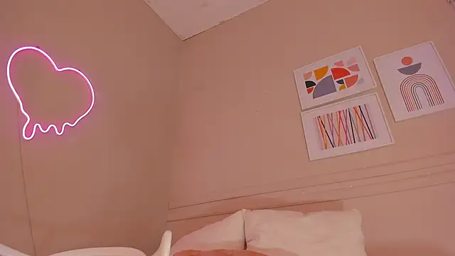 Snapshot of _aleja_x chatting on September 15, 2025, 11:43 am aleja x online show from September 15, 2025, 11:43 am