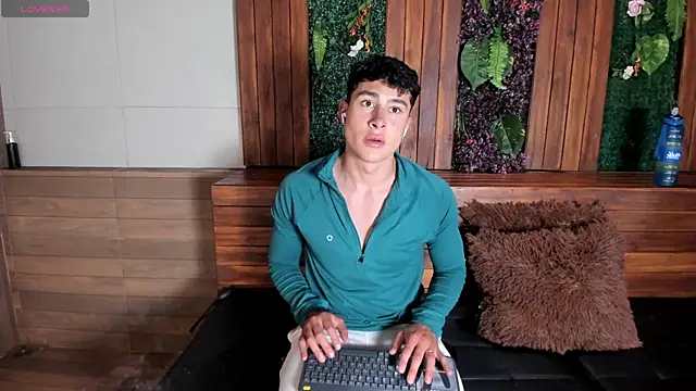 AustinJones  online show from January 10, 2026, 7:26 pm