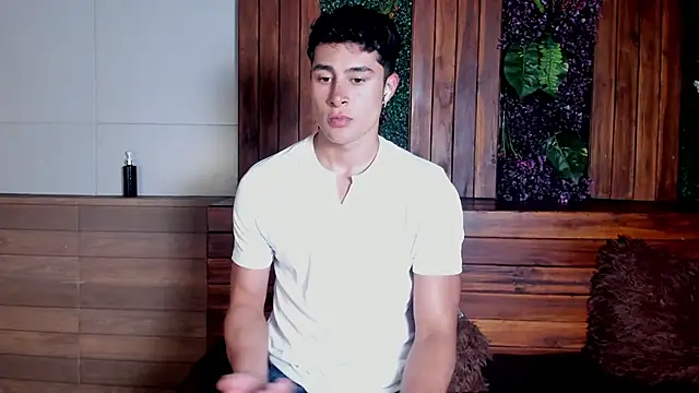 AustinJones  online show from January 18, 2026, 7:17 pm