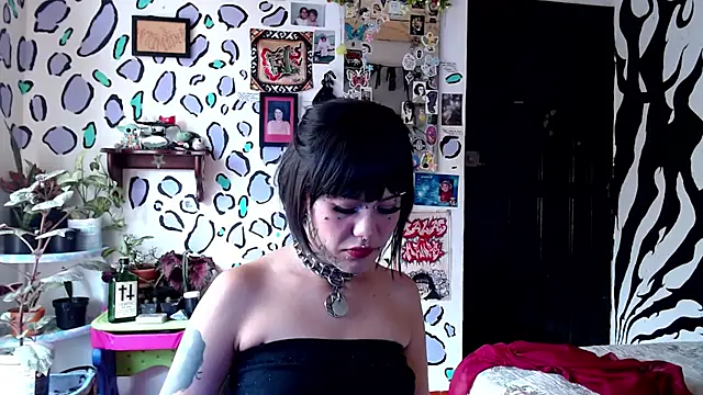 Snapshot of MistressMariam_ chatting on September 26, 2025, 4:00 pm MistressMariam online show from September 26, 2025, 4:00 pm