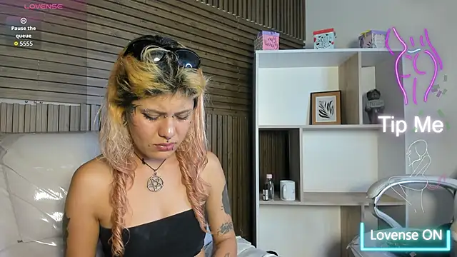 Snapshot of MistressMariam_ chatting on November 18, 2025, 9:08 pm MistressMariam online show from November 18, 2025, 9:08 pm