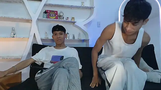 Snapshot of BEAUTY_BOYS1 chatting on September 27, 2025, 7:13 am BEAUTY BOYS1 online show from September 27, 2025, 7:13 am