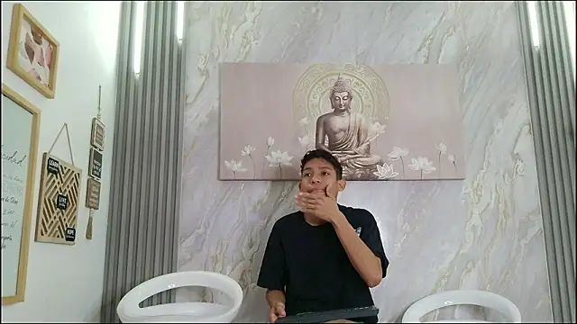 BEAUTY BOYS1 online show from February 4, 2026, 7:14 am