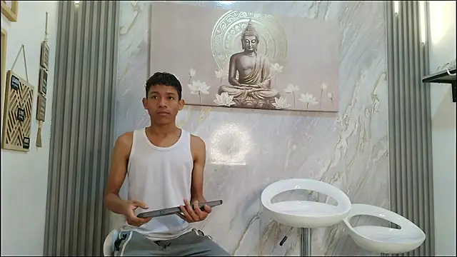 BEAUTY BOYS1 online show from February 8, 2026, 7:12 am