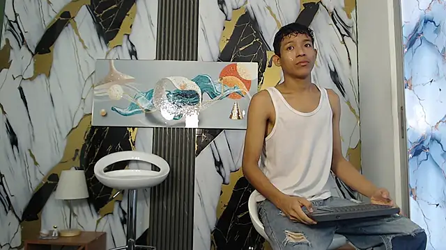 BEAUTY BOYS1 online show from February 24, 2026, 7:12 pm