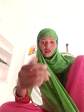 Snapshot of Dikchahot chatting on November 13, 2025, 4:22 am Dikchahot online show from November 13, 2025, 4:22 am