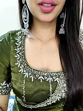 Snapshot of Cute_merry01 chatting on October 3, 2025, 2:52 am Cute merry01 online show from October 3, 2025, 2:52 am