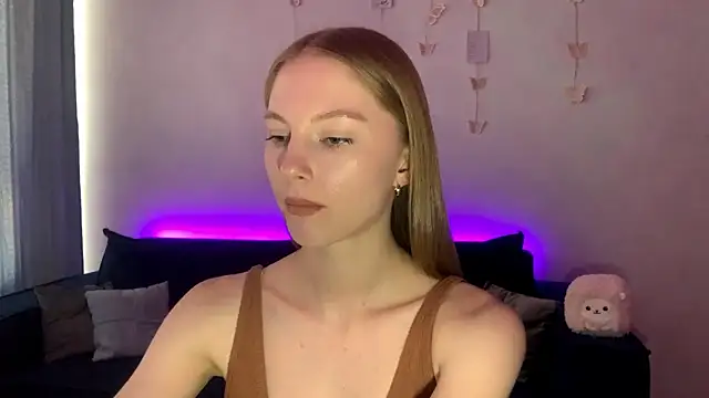 BrightAnnie online show from September 14, 2025, 12:59 pm