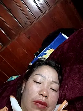 Snapshot of _Helala_ chatting on September 29, 2025, 10:14 pm Helala online show from September 29, 2025, 10:14 pm