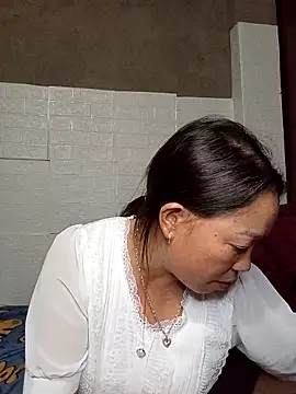 Snapshot of _Helala_ chatting on October 5, 2025, 2:48 pm Helala online show from October 5, 2025, 2:48 pm