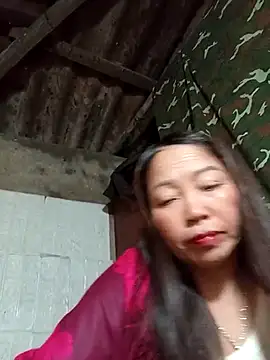 Snapshot of _Helala_ chatting on November 5, 2025, 11:32 am Helala online show from November 5, 2025, 11:32 am