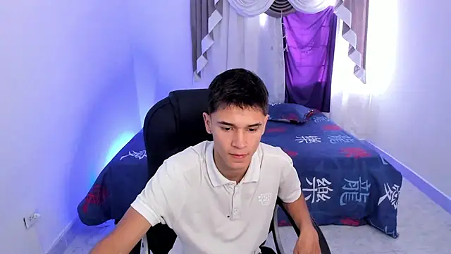 Aron Boyy online show from October 6, 2025, 7:44 pm