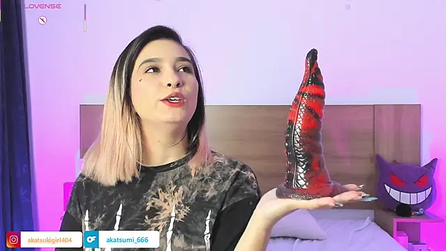 Snapshot of Akatsumi_ chatting on November 23, 2025, 12:54 am Akatsumi online show from November 23, 2025, 12:54 am