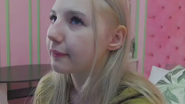 Sky Cutie online show from June 15, 2026, 4:15 am
