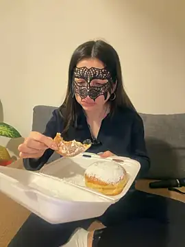 0gece0 online show from March 17, 2026, 9:40 pm