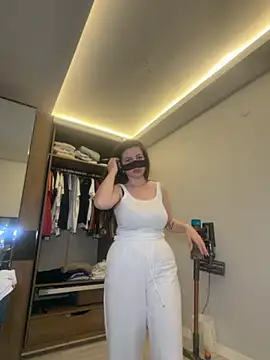 0gece0 online show from June 1, 2026, 11:28 pm