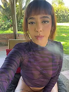 AliceMrtnz online show from July 6, 2026, 4:09 pm